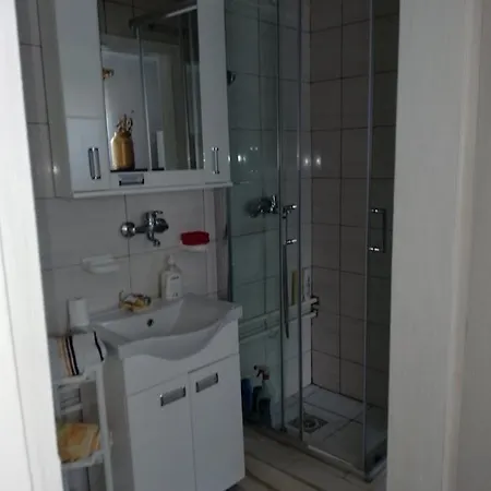 Apartman Lukic 2 *